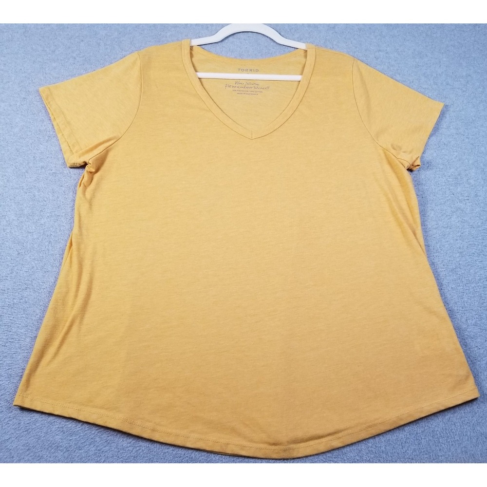 Torrid T-Shirt Women 2 2X Plus Yellow V Neck Classic Fit Short Sleeve Casual Tee